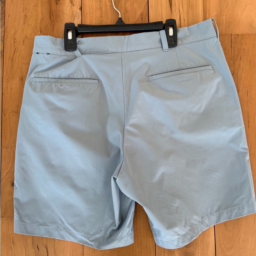 J. Crew Tech Light Blue Men's Shorts 7 inch Inseam 31" Casual Golf Classic Fit - Picture 2 of 7